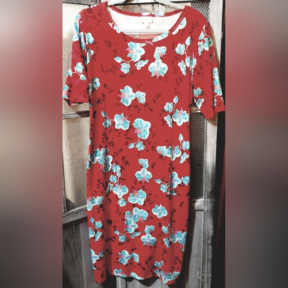 Lularoe Julia size large worn once and hung to dry. Like new condition. - Picture 1 of 2